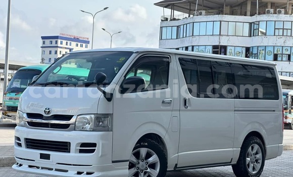 Nunua Imported Toyota Hiace Nyeupe Gari ndani ya Dar es Salaam nchini Dar es Salaam Nunua Imported Toyota Hiace Nyeupe Gari ndani ya Dar es Salaam nchini Dar es Salaam