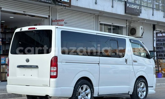 Nunua Imported Toyota Hiace Nyeupe Gari ndani ya Dar es Salaam nchini Dar es Salaam Nunua Imported Toyota Hiace Nyeupe Gari ndani ya Dar es Salaam nchini Dar es Salaam