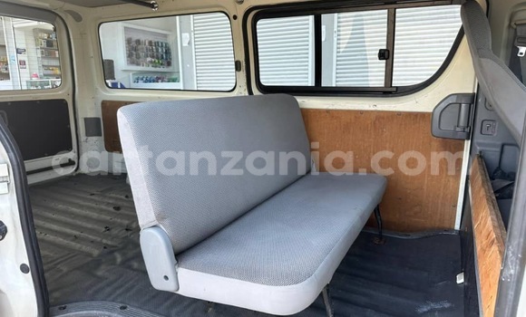 Nunua Imported Toyota Hiace Nyeupe Gari ndani ya Dar es Salaam nchini Dar es Salaam Nunua Imported Toyota Hiace Nyeupe Gari ndani ya Dar es Salaam nchini Dar es Salaam