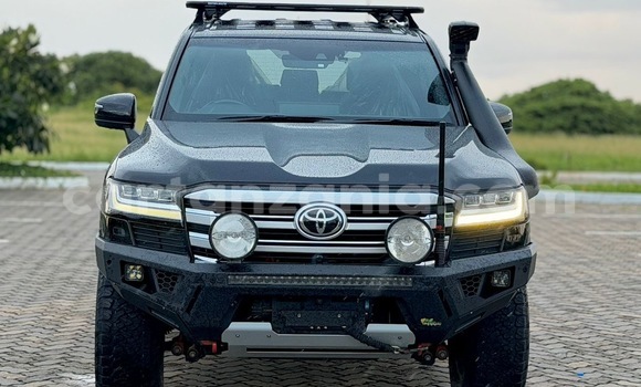 Buy Import Toyota Land Cruiser Black Car in Dar es Salaam in Dar es Salaam