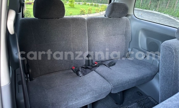 Nunua Imported Toyota Voxy Fedha Gari ndani ya Dar es Salaam nchini Dar es Salaam Nunua Imported Toyota Voxy Fedha Gari ndani ya Dar es Salaam nchini Dar es Salaam