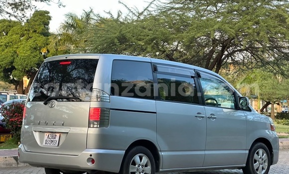 Nunua Imported Toyota Voxy Fedha Gari ndani ya Dar es Salaam nchini Dar es Salaam Nunua Imported Toyota Voxy Fedha Gari ndani ya Dar es Salaam nchini Dar es Salaam