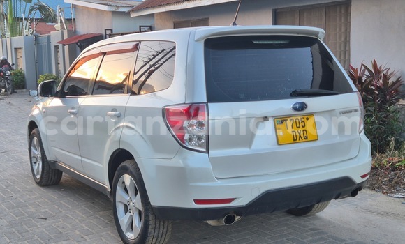 Nunua Ilio tumika Subaru Forester Nyeupe Gari ndani ya Dar es Salaam nchini Dar es Salaam Nunua Ilio tumika Subaru Forester Nyeupe Gari ndani ya Dar es Salaam nchini Dar es Salaam