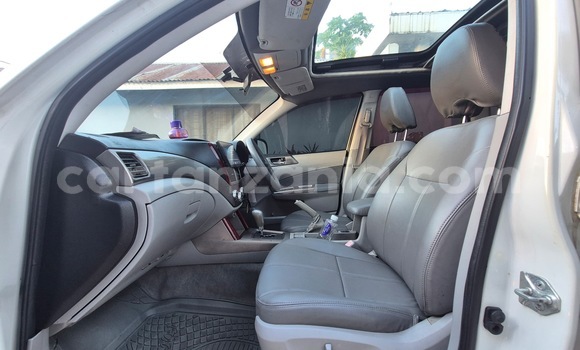 Nunua Ilio tumika Subaru Forester Nyeupe Gari ndani ya Dar es Salaam nchini Dar es Salaam Nunua Ilio tumika Subaru Forester Nyeupe Gari ndani ya Dar es Salaam nchini Dar es Salaam