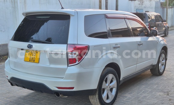 Nunua Ilio tumika Subaru Forester Nyeupe Gari ndani ya Dar es Salaam nchini Dar es Salaam Nunua Ilio tumika Subaru Forester Nyeupe Gari ndani ya Dar es Salaam nchini Dar es Salaam