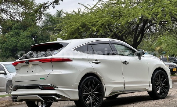 Nunua Imported Toyota Harrier Nyeupe Gari ndani ya Dar es Salaam nchini Dar es Salaam Nunua Imported Toyota Harrier Nyeupe Gari ndani ya Dar es Salaam nchini Dar es Salaam