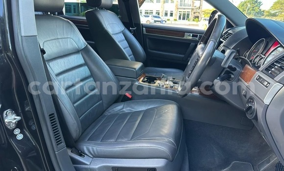 Nunua Ilio tumika Volkswagen Touareg Nyeusi Gari ndani ya Dar es Salaam nchini Dar es Salaam Nunua Ilio tumika Volkswagen Touareg Nyeusi Gari ndani ya Dar es Salaam nchini Dar es Salaam