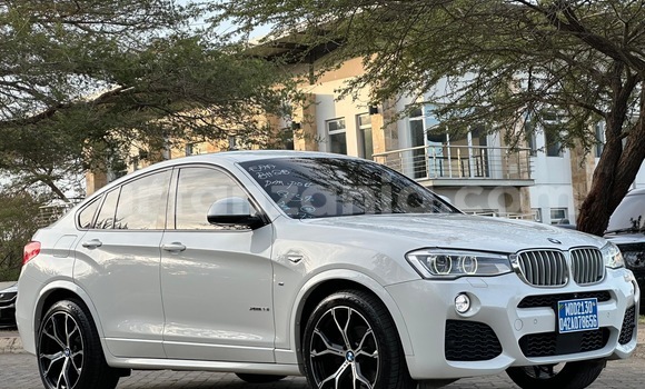Buy Import BMW X4 White Car in Dar es Salaam in Dar es Salaam Buy Import BMW X4 White Car in Dar es Salaam in Dar es Salaam