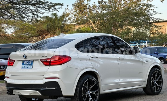 Buy Import BMW X4 White Car in Dar es Salaam in Dar es Salaam Buy Import BMW X4 White Car in Dar es Salaam in Dar es Salaam