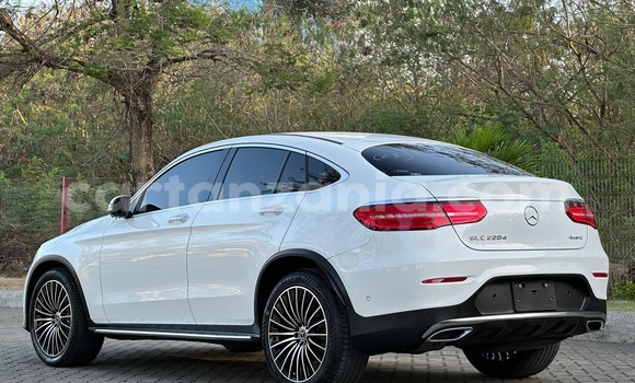 Nunua Imported Mercedes‒Benz GLC Coupe Nyeupe Gari ndani ya Dar es Salaam nchini Dar es Salaam Nunua Imported Mercedes‒Benz GLC Coupe Nyeupe Gari ndani ya Dar es Salaam nchini Dar es Salaam
