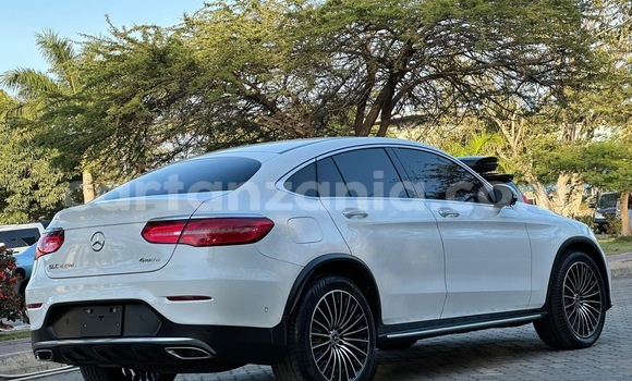Nunua Imported Mercedes‒Benz GLC Coupe Nyeupe Gari ndani ya Dar es Salaam nchini Dar es Salaam Nunua Imported Mercedes‒Benz GLC Coupe Nyeupe Gari ndani ya Dar es Salaam nchini Dar es Salaam