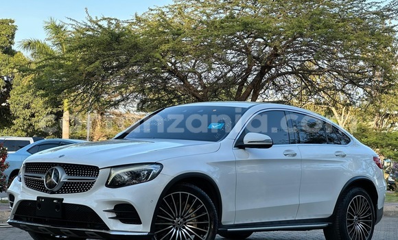 Nunua Imported Mercedes‒Benz GLC Coupe Nyeupe Gari ndani ya Dar es Salaam nchini Dar es Salaam Nunua Imported Mercedes‒Benz GLC Coupe Nyeupe Gari ndani ya Dar es Salaam nchini Dar es Salaam
