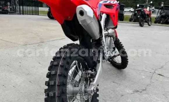Nunua Ilio tumika Honda CRF Nyekundu Bike ndani ya Kigoma Vijijini nchini Kigoma Nunua Ilio tumika Honda CRF Nyekundu Bike ndani ya Kigoma Vijijini nchini Kigoma