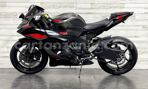 Nunua Ilio tumika Kawasaki Ninja ZX-9R Nyeusi Bike ndani ya Iringa nchini Iringa Nunua Ilio tumika Kawasaki Ninja ZX-9R Nyeusi Bike ndani ya Iringa nchini Iringa