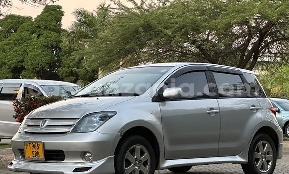 Buy Used Toyota IST Silver Car in Dar es Salaam in Dar es Salaam Buy Used Toyota IST Silver Car in Dar es Salaam in Dar es Salaam