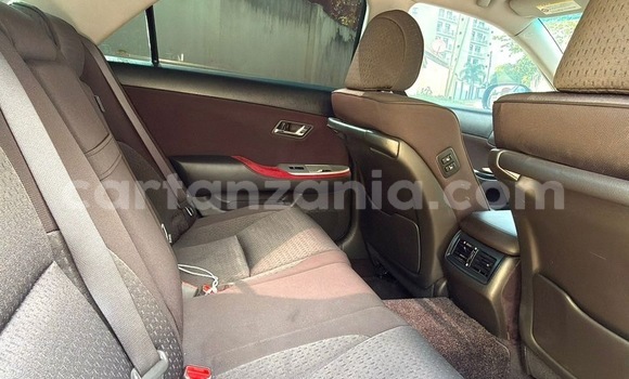 Buy Used Toyota Crown Black Car in Dar es Salaam in Dar es Salaam Buy Used Toyota Crown Black Car in Dar es Salaam in Dar es Salaam