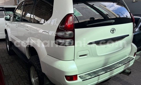 Nunua Imported Toyota Land Cruiser Prado Nyeupe Gari ndani ya Dar es Salaam nchini Dar es Salaam Nunua Imported Toyota Land Cruiser Prado Nyeupe Gari ndani ya Dar es Salaam nchini Dar es Salaam