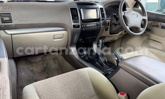 Nunua Imported Toyota Land Cruiser Prado Nyeupe Gari ndani ya Dar es Salaam nchini Dar es Salaam Nunua Imported Toyota Land Cruiser Prado Nyeupe Gari ndani ya Dar es Salaam nchini Dar es Salaam