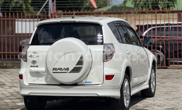 Nunua Ilio tumika Toyota RAV4 Nyeupe Gari ndani ya Dar es Salaam nchini Dar es Salaam Nunua Ilio tumika Toyota RAV4 Nyeupe Gari ndani ya Dar es Salaam nchini Dar es Salaam