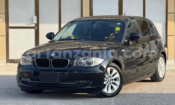 Nunua Imported BMW 1-Series Nyeusi Gari ndani ya Dar es Salaam nchini Dar es Salaam