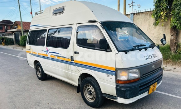 Nunua Ilio tumika Toyota Hiace Nyeupe Gari ndani ya Dar es Salaam nchini Dar es Salaam Nunua Ilio tumika Toyota Hiace Nyeupe Gari ndani ya Dar es Salaam nchini Dar es Salaam