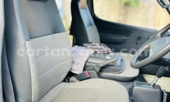 Nunua Ilio tumika Toyota Hiace Nyeupe Gari ndani ya Dar es Salaam nchini Dar es Salaam Nunua Ilio tumika Toyota Hiace Nyeupe Gari ndani ya Dar es Salaam nchini Dar es Salaam