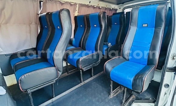 Nunua Ilio tumika Toyota Hiace Nyeupe Gari ndani ya Dar es Salaam nchini Dar es Salaam Nunua Ilio tumika Toyota Hiace Nyeupe Gari ndani ya Dar es Salaam nchini Dar es Salaam