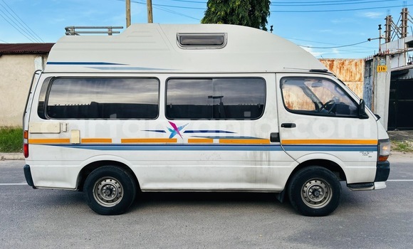 Nunua Ilio tumika Toyota Hiace Nyeupe Gari ndani ya Dar es Salaam nchini Dar es Salaam Nunua Ilio tumika Toyota Hiace Nyeupe Gari ndani ya Dar es Salaam nchini Dar es Salaam