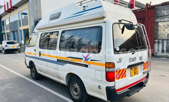Nunua Ilio tumika Toyota Hiace Nyeupe Gari ndani ya Dar es Salaam nchini Dar es Salaam Nunua Ilio tumika Toyota Hiace Nyeupe Gari ndani ya Dar es Salaam nchini Dar es Salaam