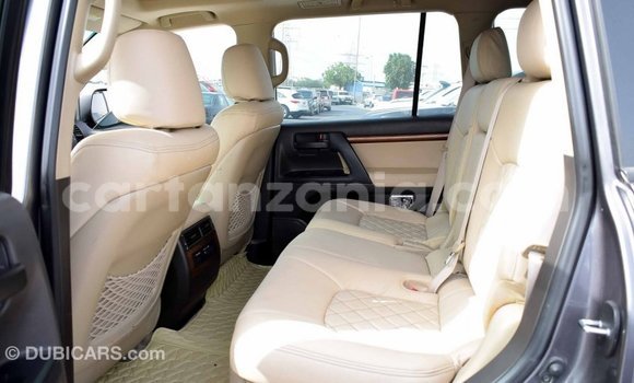 Buy Import Toyota Land Cruiser Other Car in Import - Dubai in Arusha Buy Import Toyota Land Cruiser Other Car in Import - Dubai in Arusha