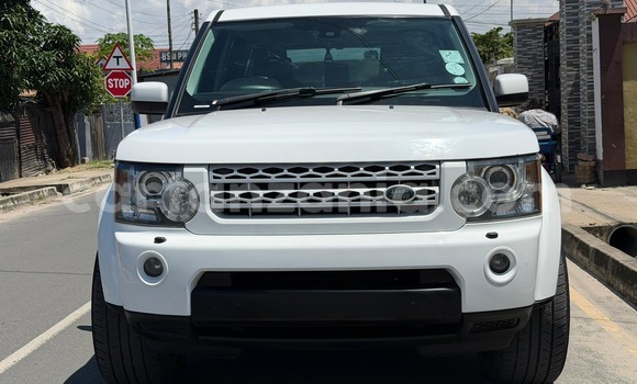 Nunua Imported Land Rover Discovery Nyeupe Gari ndani ya Dar es Salaam nchini Dar es Salaam