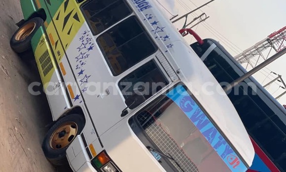 Nunua Ilio tumika Toyota Coaster Nyingine Gari ndani ya Dar es Salaam nchini Dar es Salaam Nunua Ilio tumika Toyota Coaster Nyingine Gari ndani ya Dar es Salaam nchini Dar es Salaam