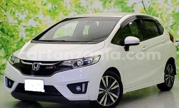 Buy Used Honda FIT White Car in Dar es Salaam in Dar es Salaam