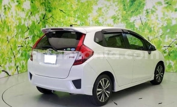 Nunua Ilio tumika Honda FIT Nyeupe Gari ndani ya Dar es Salaam nchini Dar es Salaam Nunua Ilio tumika Honda FIT Nyeupe Gari ndani ya Dar es Salaam nchini Dar es Salaam