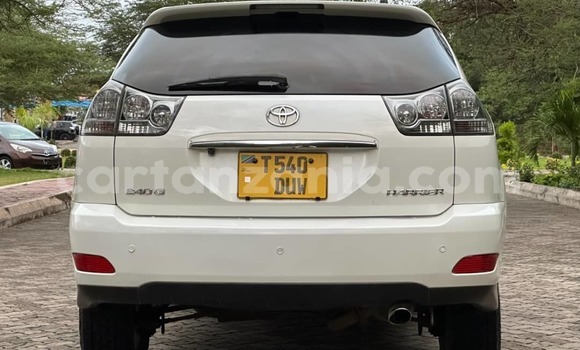 Buy Used Toyota Harrier White Car in Dar es Salaam in Dar es Salaam