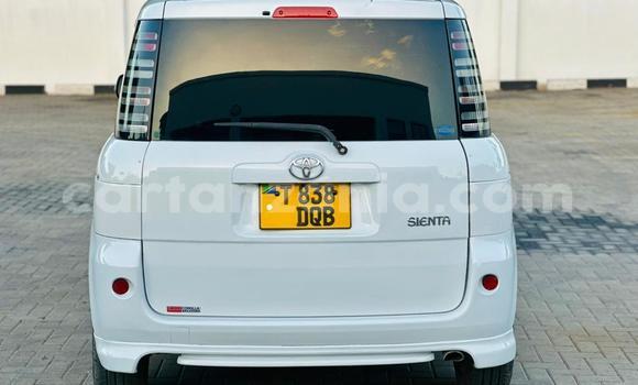 Buy Used Toyota Sienta White Car in Dar es Salaam in Dar es Salaam