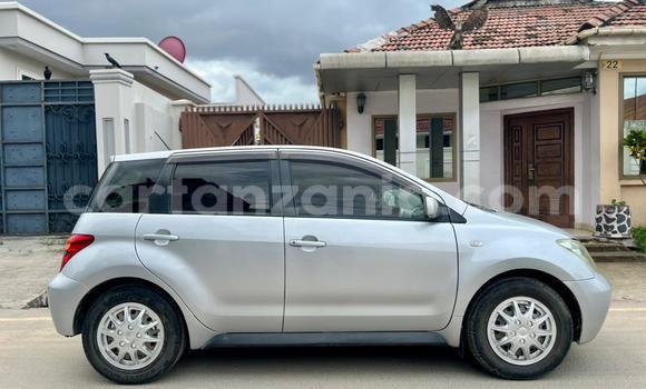 Buy Used Toyota IST Silver Car in Dar es Salaam in Dar es Salaam Buy Used Toyota IST Silver Car in Dar es Salaam in Dar es Salaam