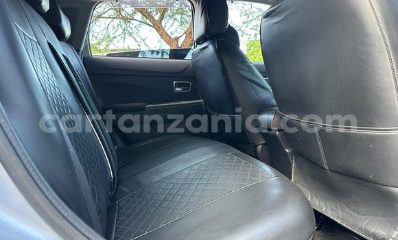 Nunua Ilio tumika Mitsubishi RVR Bluu Gari ndani ya Dar es Salaam nchini Dar es Salaam Nunua Ilio tumika Mitsubishi RVR Bluu Gari ndani ya Dar es Salaam nchini Dar es Salaam