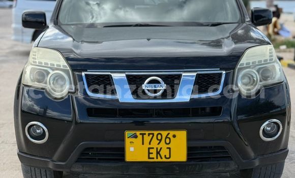 Nunua Ilio tumika Nissan X–Trail Nyeusi Gari ndani ya Dar es Salaam nchini Dar es Salaam
