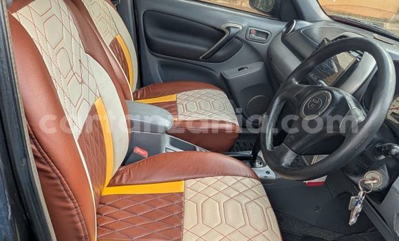 Nunua Ilio tumika Toyota RAV4 Bluu Gari ndani ya Dar es Salaam nchini Dar es Salaam Nunua Ilio tumika Toyota RAV4 Bluu Gari ndani ya Dar es Salaam nchini Dar es Salaam