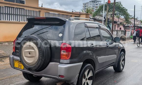 Nunua Ilio tumika Toyota RAV4 Bluu Gari ndani ya Dar es Salaam nchini Dar es Salaam Nunua Ilio tumika Toyota RAV4 Bluu Gari ndani ya Dar es Salaam nchini Dar es Salaam