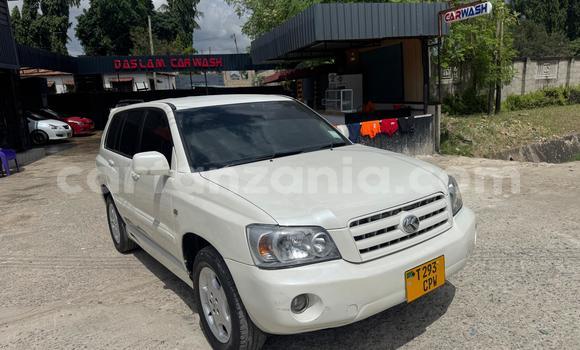 Buy Used Toyota Kluger White Car in Dar es Salaam in Dar es Salaam Buy Used Toyota Kluger White Car in Dar es Salaam in Dar es Salaam