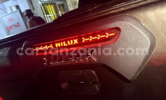Nunua Imported Toyota Hiluxe Revo Nyeusi Gari ndani ya Dar es Salaam nchini Dar es Salaam Nunua Imported Toyota Hiluxe Revo Nyeusi Gari ndani ya Dar es Salaam nchini Dar es Salaam