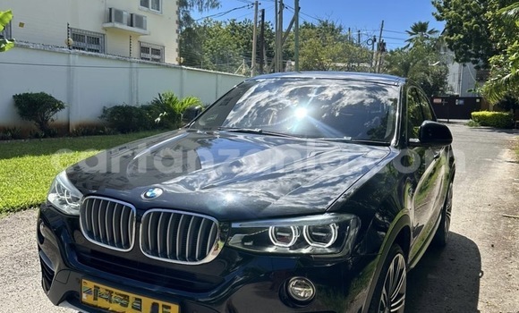 Nunua Ilio tumika BMW X4 Nyeusi Gari ndani ya Dar es Salaam nchini Dar es Salaam