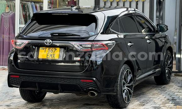 Nunua Ilio tumika Toyota Harrier Nyeusi Gari ndani ya Dar es Salaam nchini Dar es Salaam Nunua Ilio tumika Toyota Harrier Nyeusi Gari ndani ya Dar es Salaam nchini Dar es Salaam