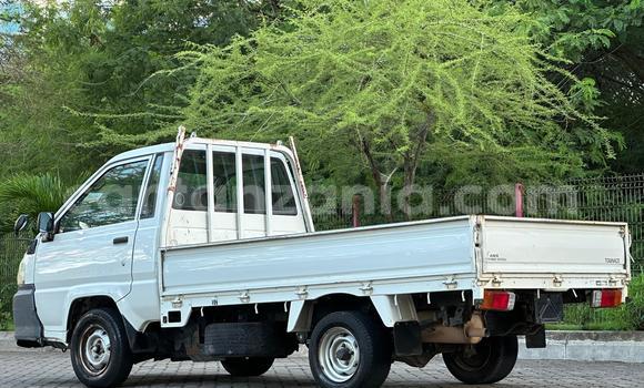 Buy Import Toyota HiAce White Truck in Dar es Salaam in Dar es Salaam Buy Import Toyota HiAce White Truck in Dar es Salaam in Dar es Salaam