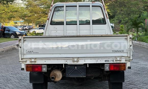 Buy Import Toyota HiAce White Truck in Dar es Salaam in Dar es Salaam Buy Import Toyota HiAce White Truck in Dar es Salaam in Dar es Salaam