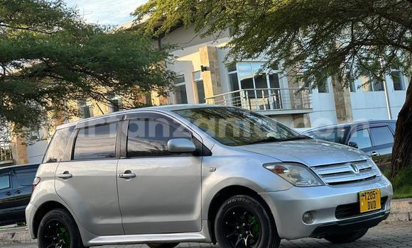 Buy Used Toyota IST Silver Car in Dar es Salaam in Dar es Salaam Buy Used Toyota IST Silver Car in Dar es Salaam in Dar es Salaam