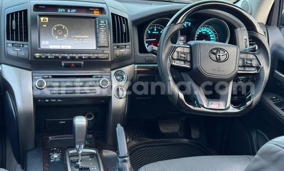 Nunua Ilio tumika Toyota Land Cruiser Nyeupe Gari ndani ya Dar es Salaam nchini Dar es Salaam Nunua Ilio tumika Toyota Land Cruiser Nyeupe Gari ndani ya Dar es Salaam nchini Dar es Salaam