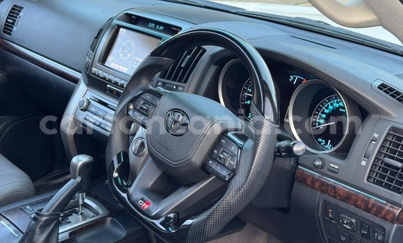 Nunua Ilio tumika Toyota Land Cruiser Nyeupe Gari ndani ya Dar es Salaam nchini Dar es Salaam Nunua Ilio tumika Toyota Land Cruiser Nyeupe Gari ndani ya Dar es Salaam nchini Dar es Salaam